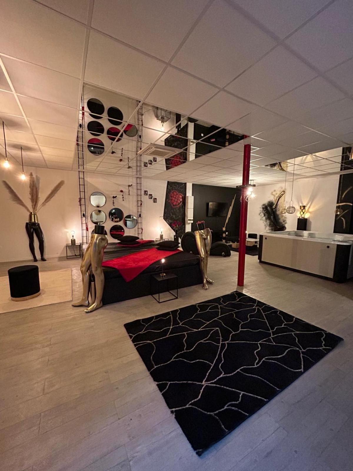L'Escapade Sensuelle - La Love Room D'Épernay מראה חיצוני תמונה