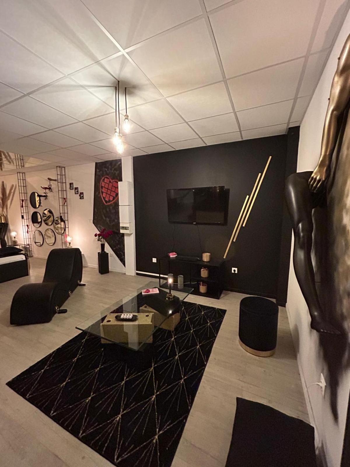 L'Escapade Sensuelle - La Love Room D'Épernay מראה חיצוני תמונה